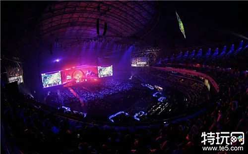 与此同时 与此同时