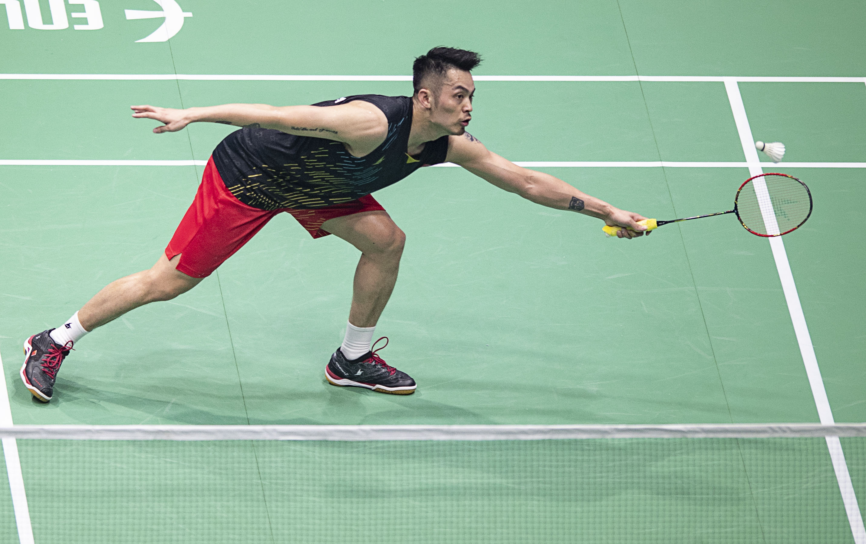 利暴露了球 利暴露了球