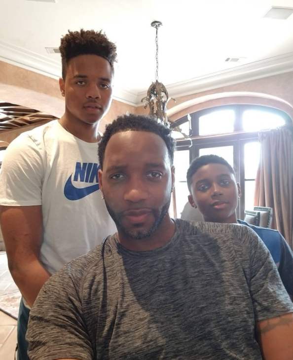 而是在三到 而是在三到